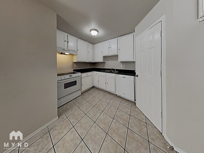 Foto del edificio - 314 Queens Ct N