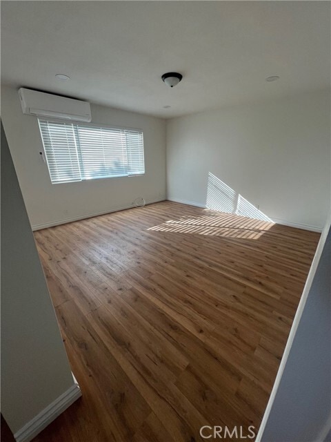 Foto del edificio - 9327 Myron St