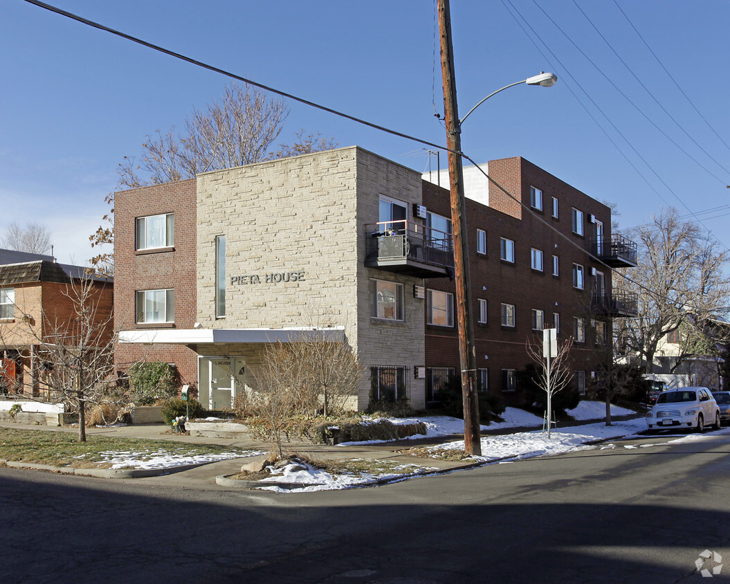 Building Photo - Pieta House