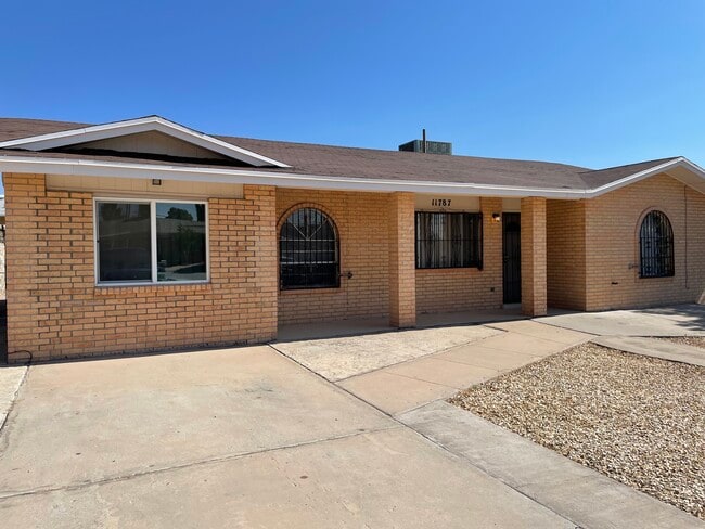 Building Photo - 11787 Jim Thorpe Dr