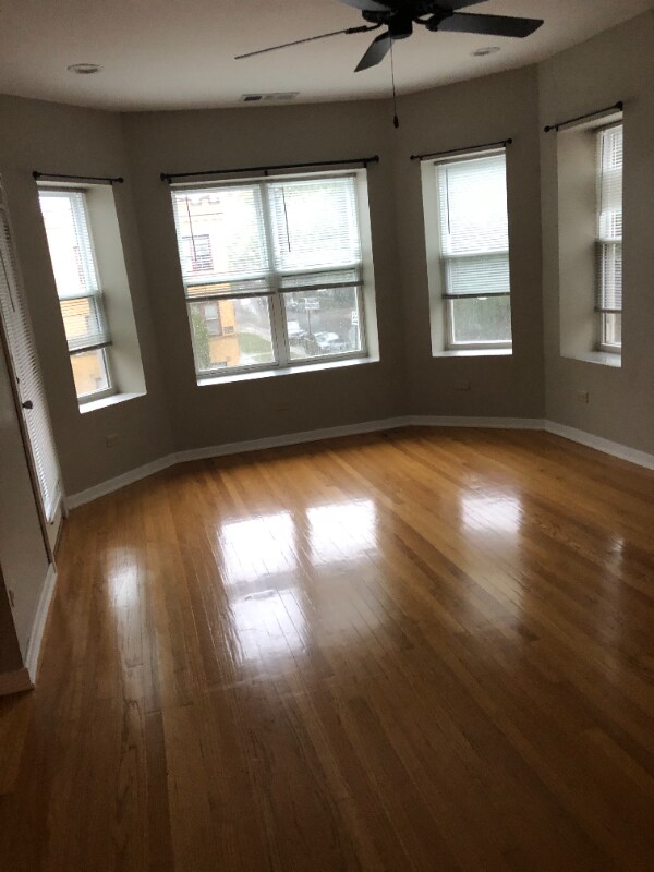 Foto del edificio - 3852 N Lockwood Ave