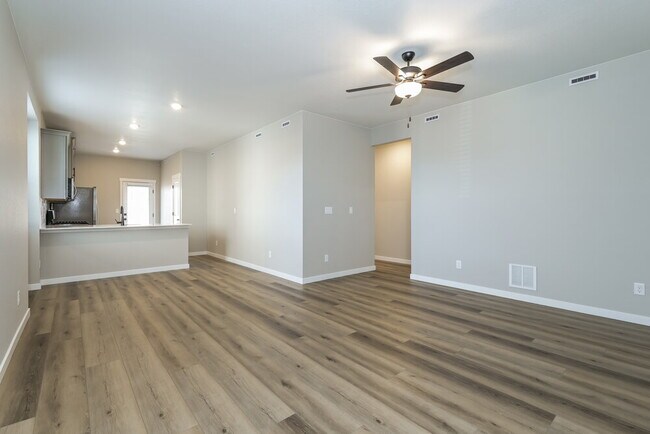 Building Photo - 9458 Yampa St