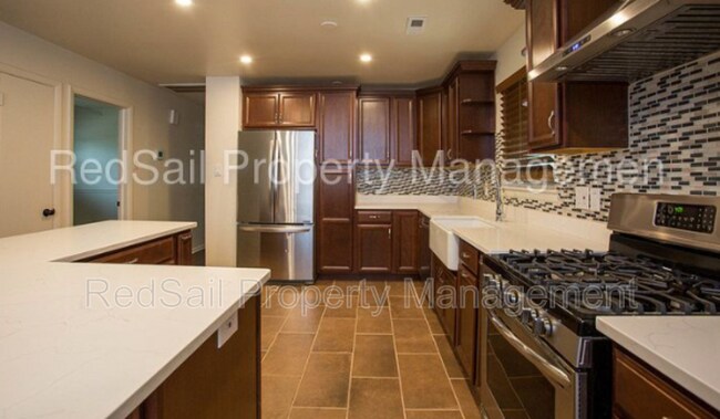 Building Photo - 730 Harpersville Rd