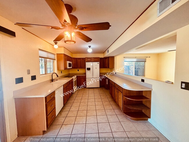 Foto del edificio - 8401 E Stella Rd