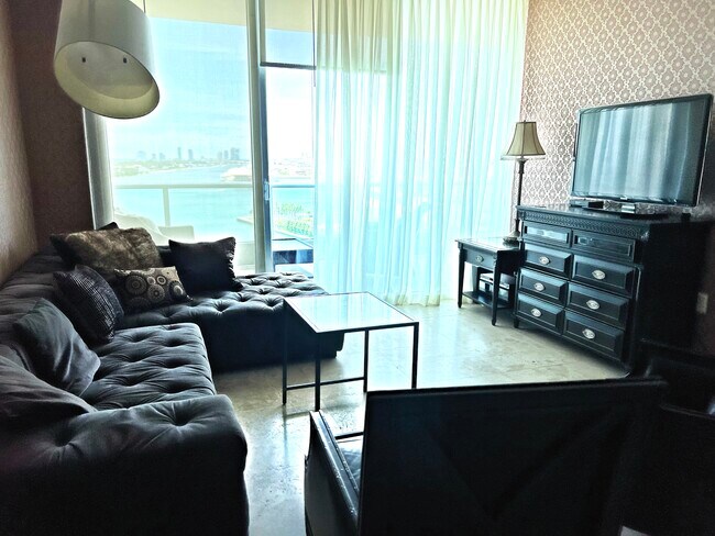 Foto del edificio - 900 Biscayne Blvd