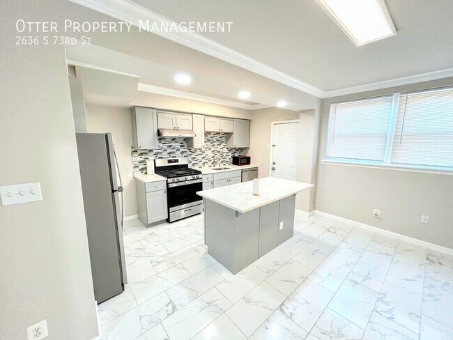 Foto del edificio - Spacious & Inviting 3BR/1.5BA Southwest Ph...