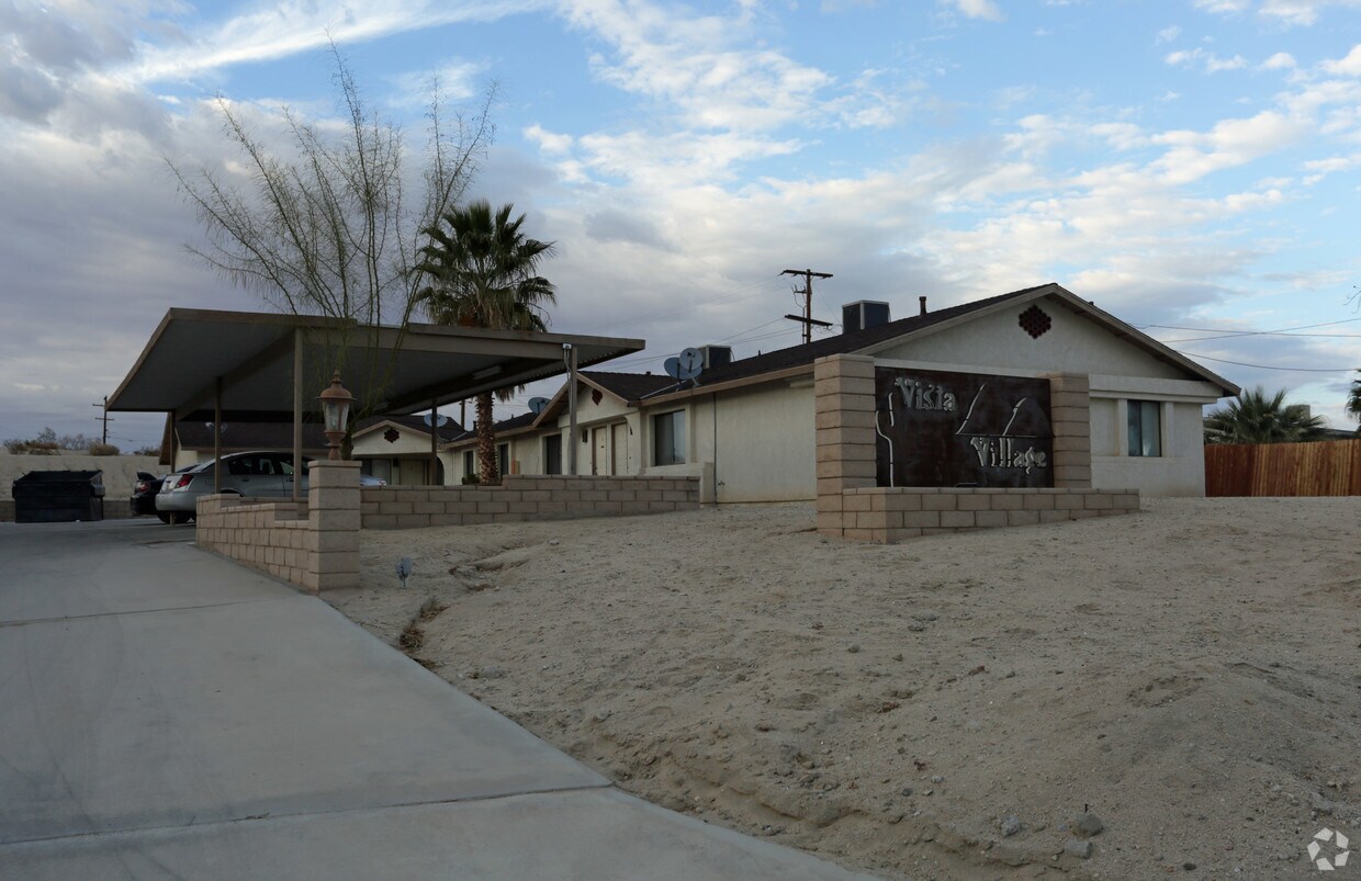 Primary Photo - Vista Village