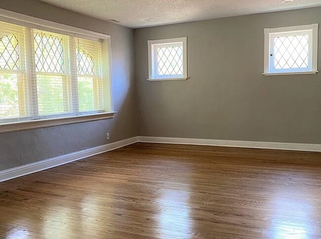 Foto del edificio - 7130 Amherst Ave