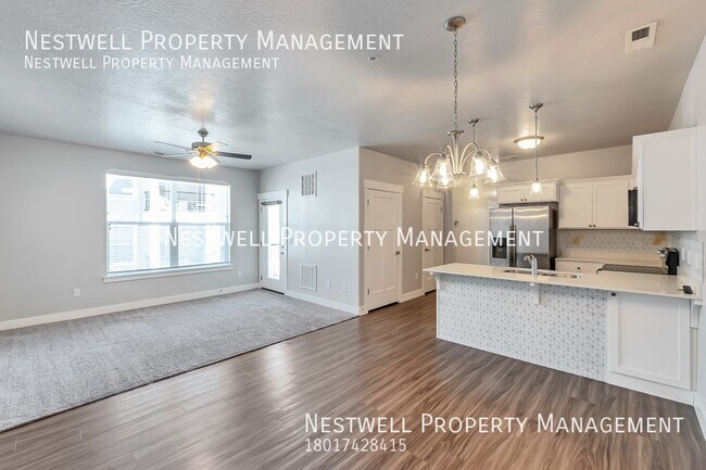 Foto del edificio - $250 OFF 1ST MONTH'S RENT - 3-Bed Ground-l...