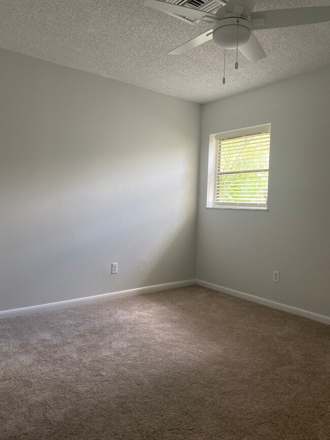 Foto del edificio - 973 NW Spruce Ridge Dr