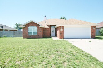 Building Photo - 2225 Reese Dr