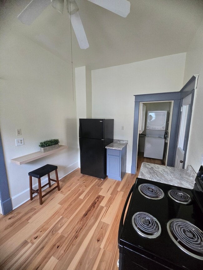 Foto del edificio - 1717 S Moffet Ave