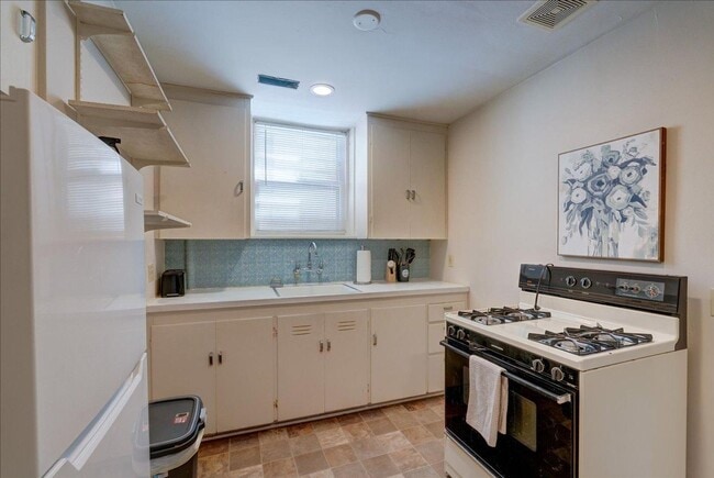 Building Photo - 2632 Stevens St