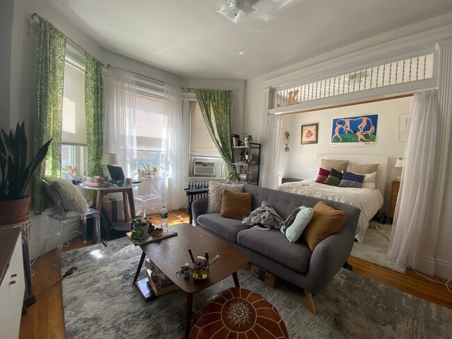 Building Photo - 18 Saint Lukes Rd