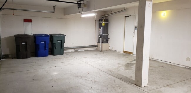 Building Photo - 7621 Kelty Dr