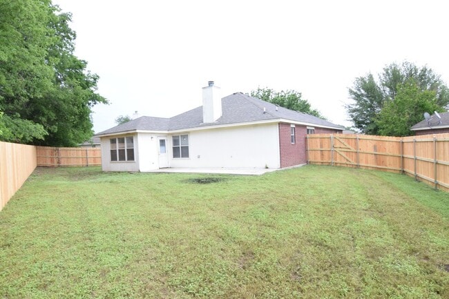 Building Photo - 7325 Bluegrass Ct