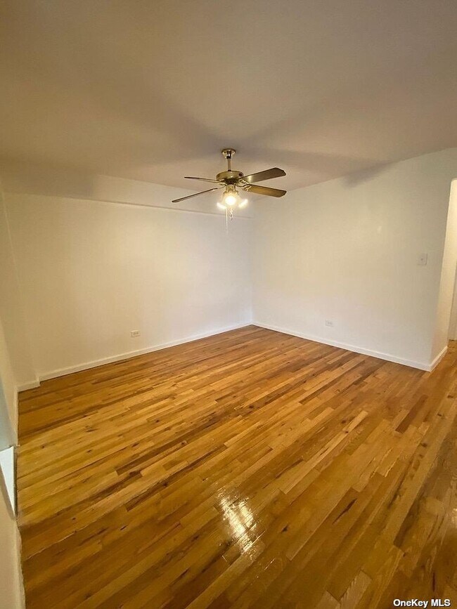 Foto del edificio - 138-15 Franklin Ave