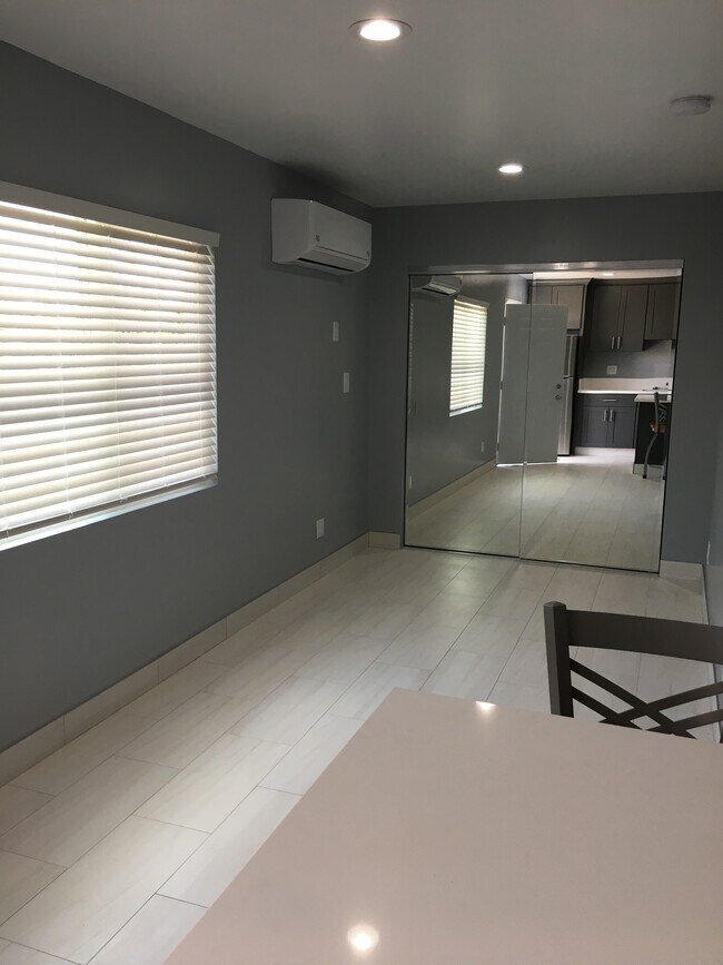 Foto del edificio - 21428 Meyler St