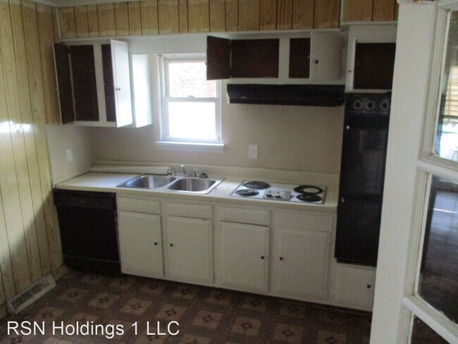 Building Photo - 3 br, 1 bath House - 15603 Stockbridge