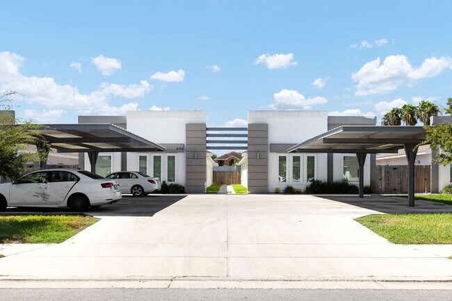 Foto del edificio - 4709 Magnolia Ave