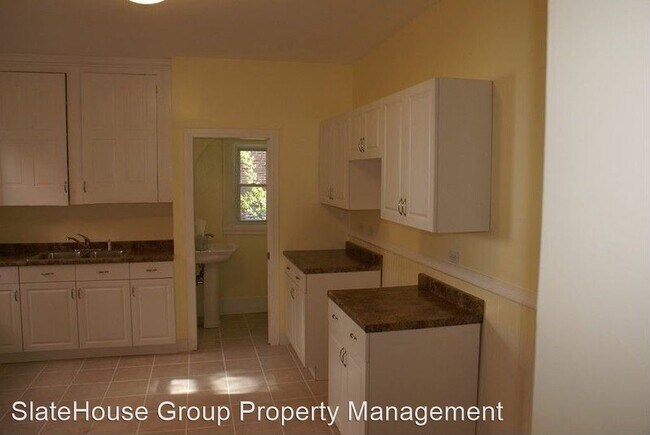 Building Photo - 5 br, 1.5 bath House - 308 E New St (*SHG*)