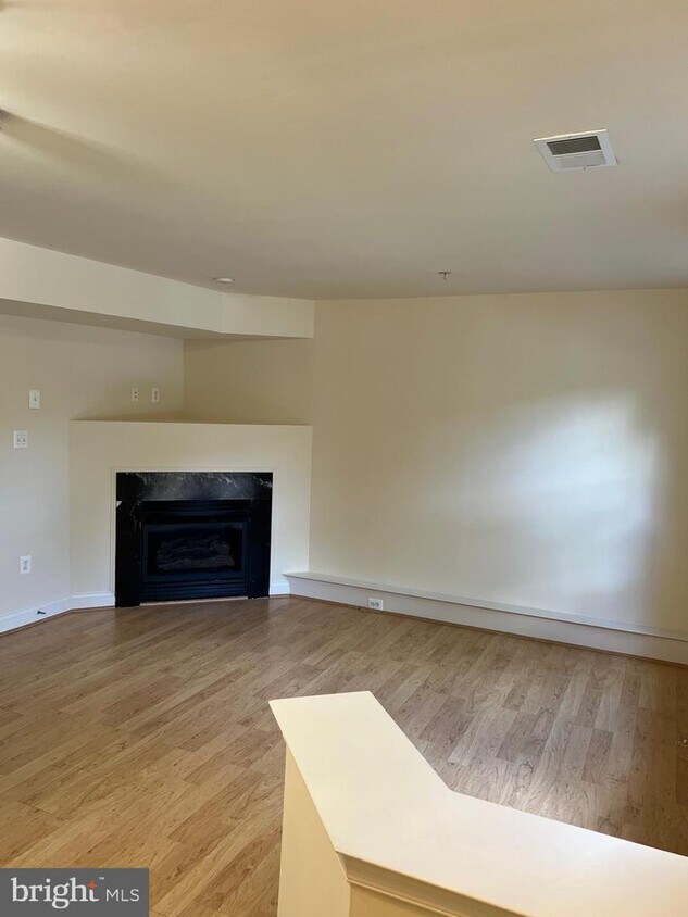 102 Pasture Side Way, Rockville, MD 20850 Townhome Rentals in