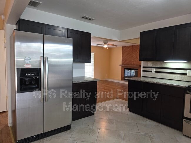 Building Photo - 640 Mariner Way