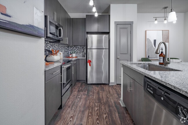 Building Photo - Axis Hamilton