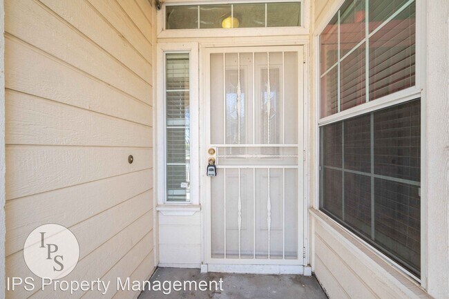 Building Photo - 4 br, 2 bath House - 2634 N. Antioch Ave.