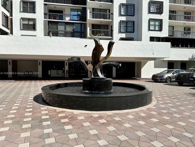 Building Photo - 2333 Brickell Ave