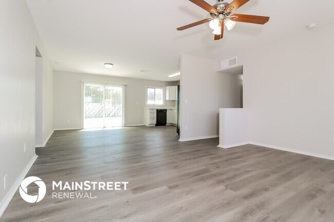 Foto del edificio - 8135 W Clarendon Ave