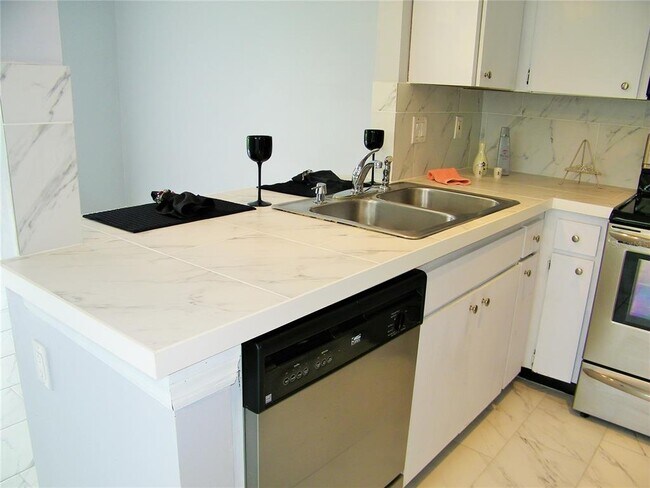 Foto del edificio - 16550 Brigadoon Dr