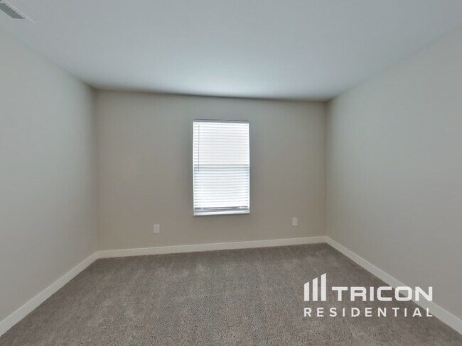 Foto del edificio - 1303 Eton Wy