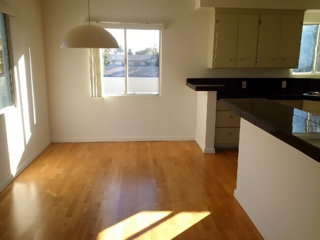 Building Photo - 4568 Finley Ave