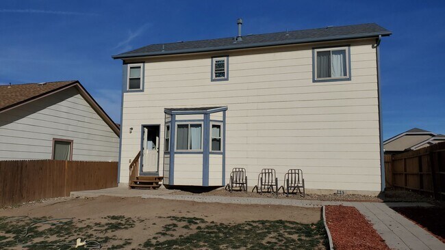Building Photo - Wonderful home in Sundown!