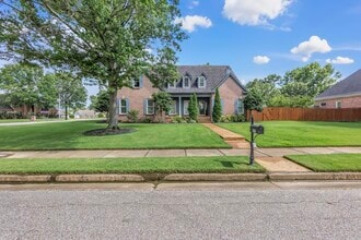 Building Photo - 979 Welbeck Cove