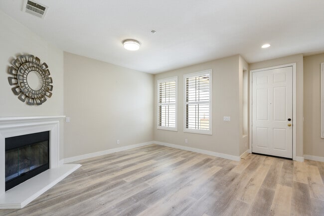 Building Photo - 97 Winding Way