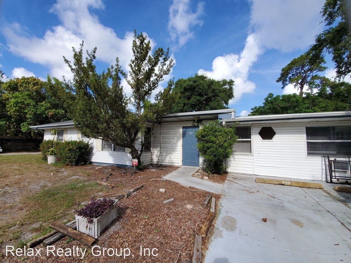 Foto principal - 824 S School Ave