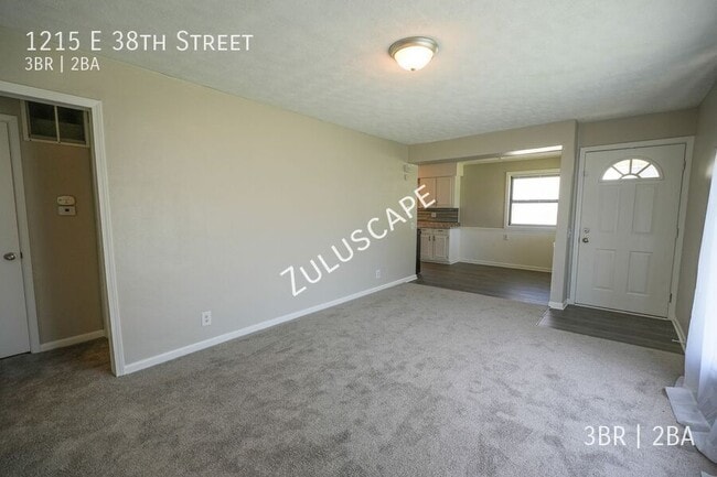 Building Photo - 1215 E 38th St