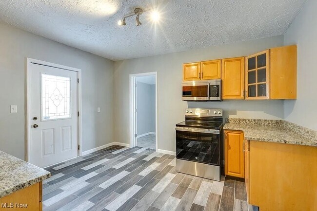 Foto del edificio - 3 Bedroom 1.5 Bathroom House in Lorain