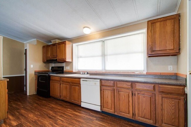 Building Photo - 405 Ashley Ln