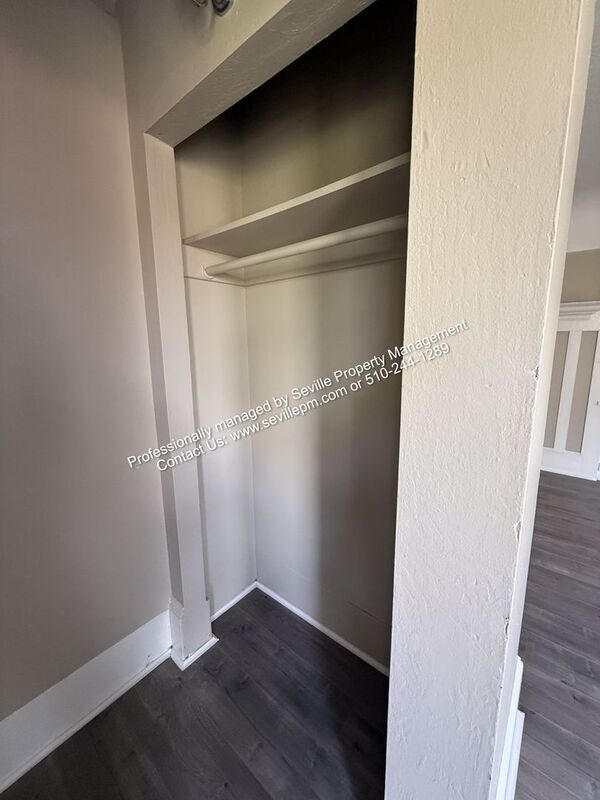 Building Photo - 963 18th St