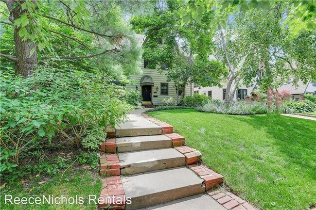Foto del edificio - 4 br, 1.5 bath House - 419 W 70th Terrace