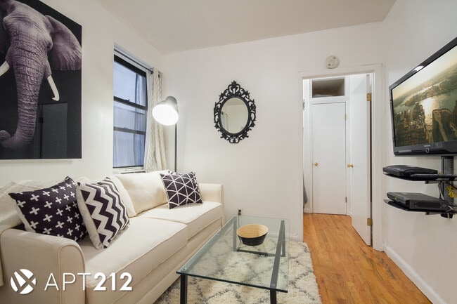 Building Photo - 146 E 98th St