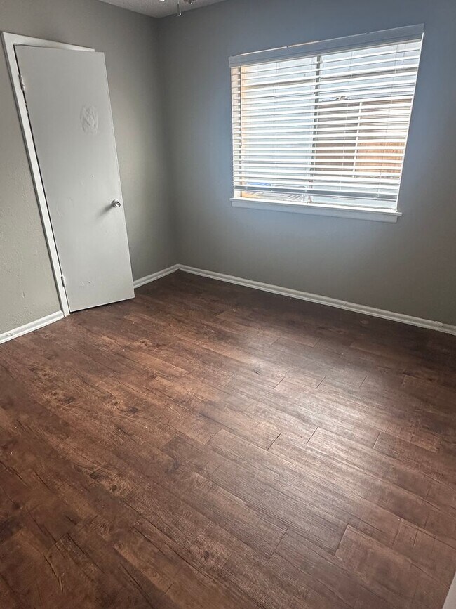 Foto del edificio - Brookview Duplex 6917