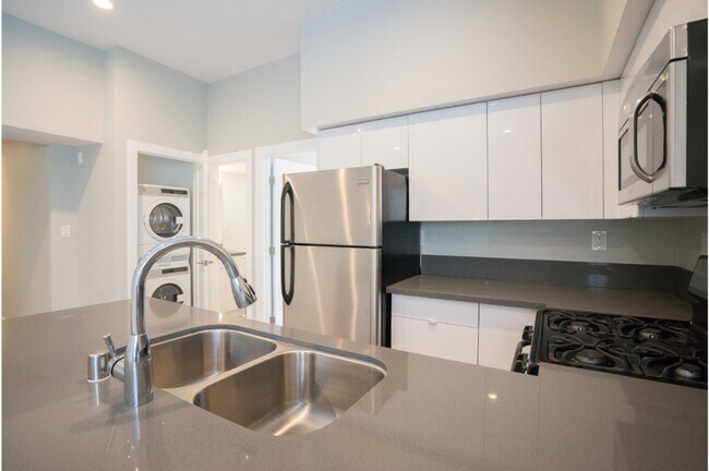 Foto del edificio - 3426 West 1st St