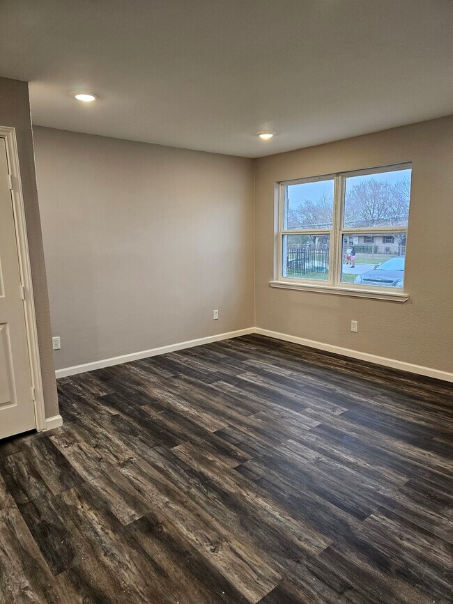 Foto del edificio - 305 Deepwood St