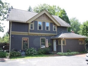 Building Photo - 1063 East Ave
