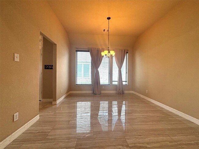 Foto del edificio - 4211 Mill Oak Dr