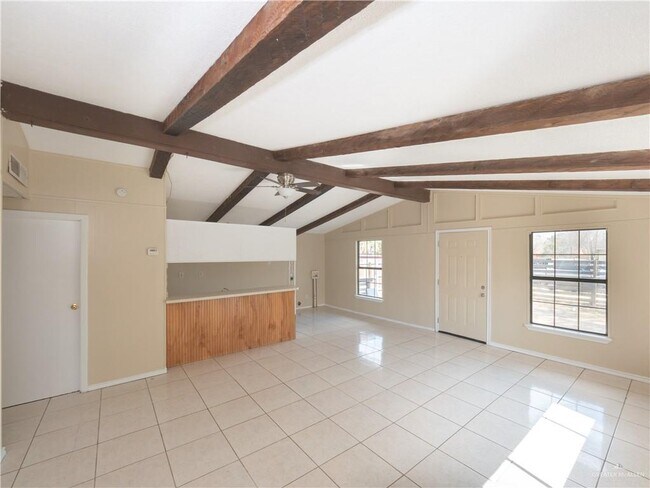 Foto del edificio - 5913 N Main St